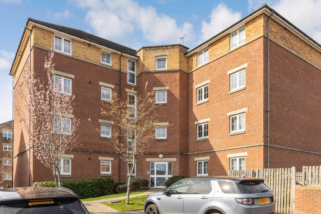 2 Bedroom Flat For Sale in Rigby Crescent, Carntyne, G32 6FG