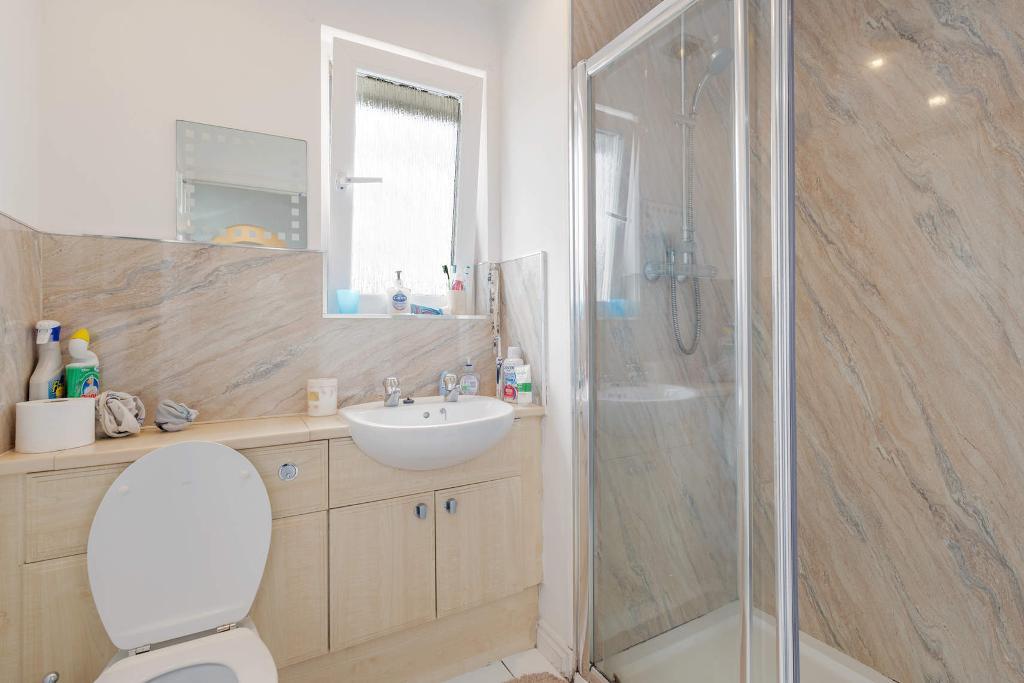 5 Bedroom Detached For Sale in Argyll Avenue, Dumbarton, G82 3NS