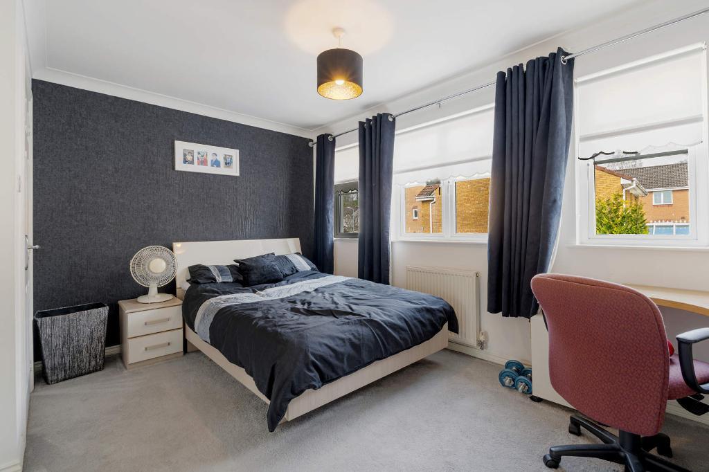 5 Bedroom Detached For Sale in Argyll Avenue, Dumbarton, G82 3NS