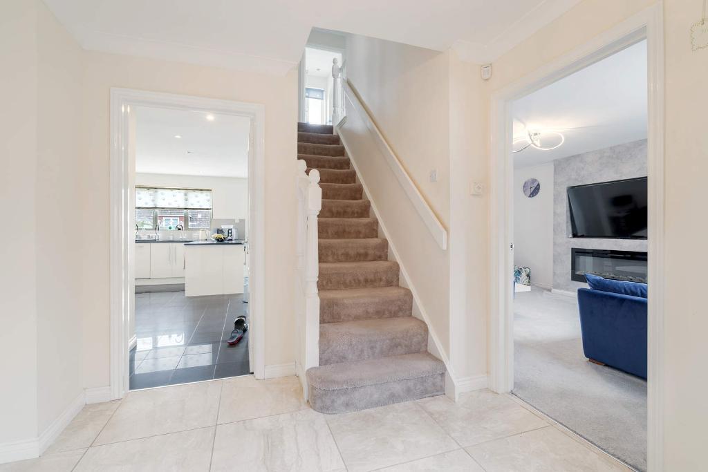 5 Bedroom Detached For Sale in Argyll Avenue, Dumbarton, G82 3NS