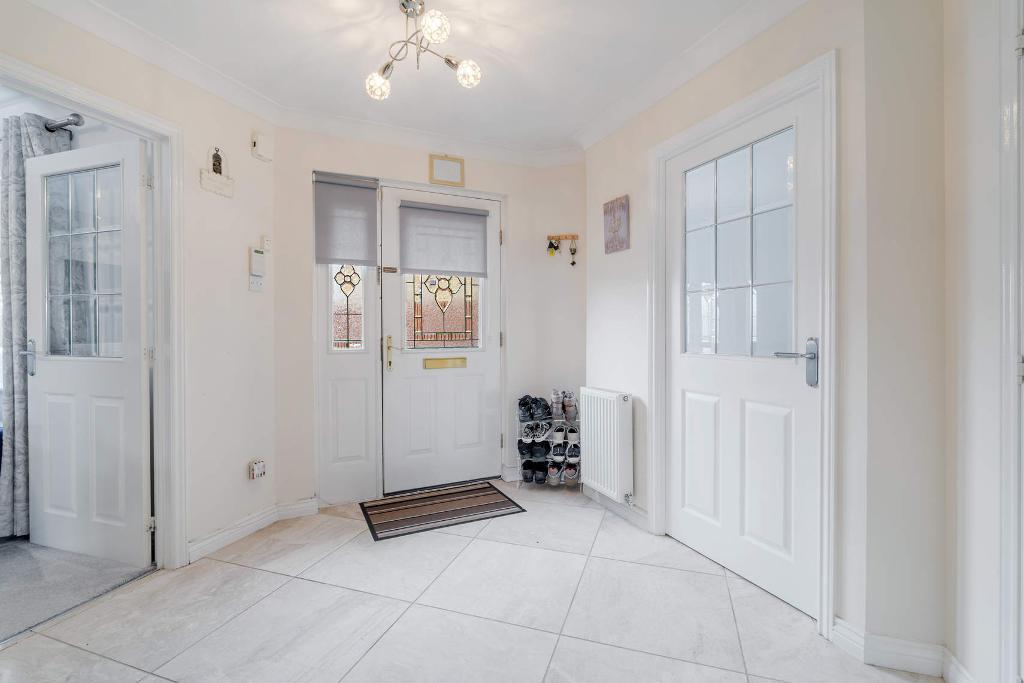 5 Bedroom Detached For Sale in Argyll Avenue, Dumbarton, G82 3NS