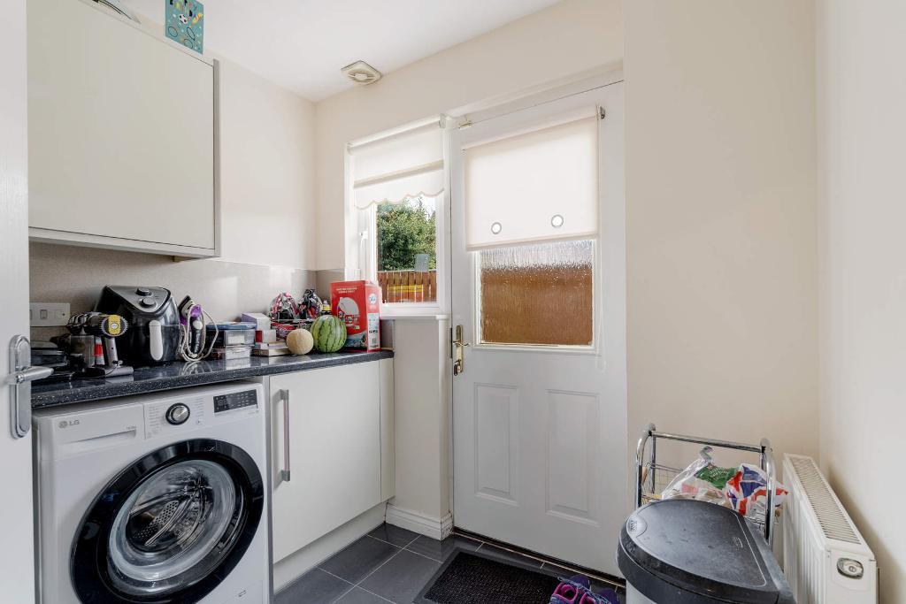 5 Bedroom Detached For Sale in Argyll Avenue, Dumbarton, G82 3NS