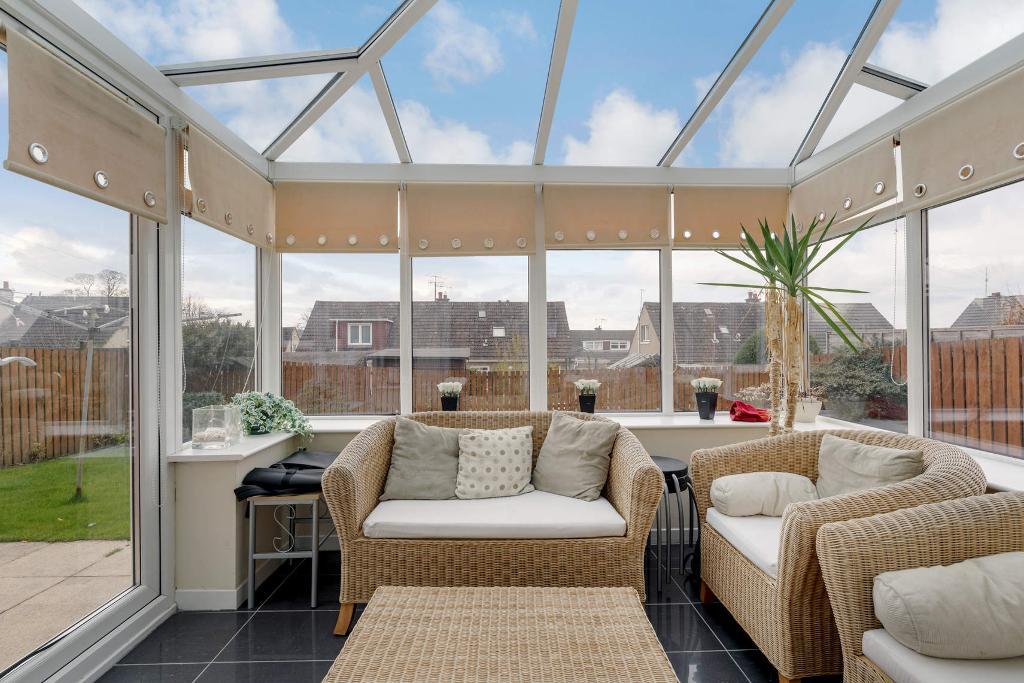 5 Bedroom Detached For Sale in Argyll Avenue, Dumbarton, G82 3NS