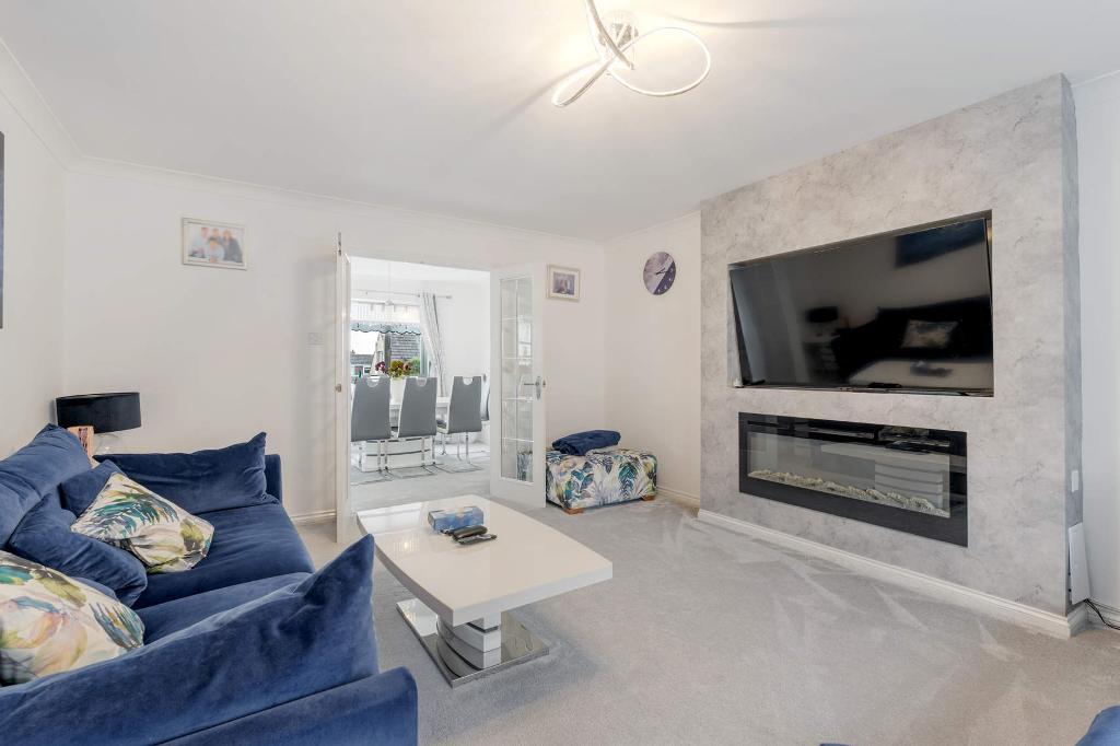 5 Bedroom Detached For Sale in Argyll Avenue, Dumbarton, G82 3NS