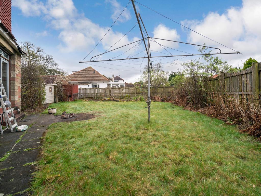 5 Bedroom Bungalow For Sale in Cairnhill Road, Bearsden, G61 1AT