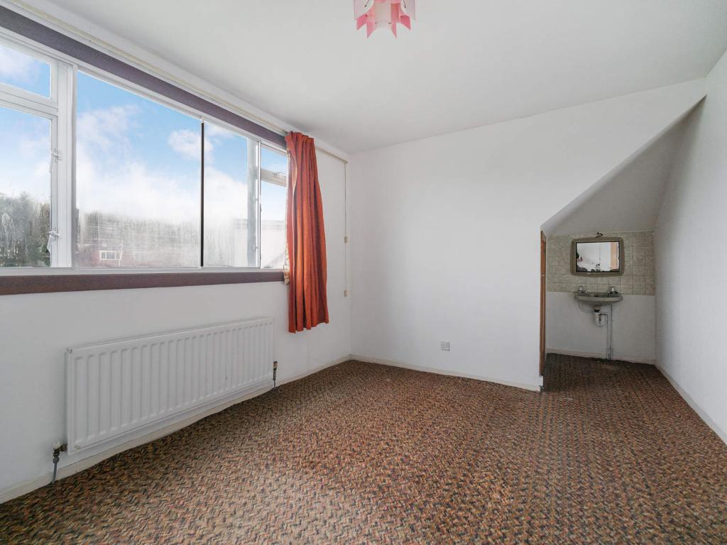 5 Bedroom Bungalow For Sale in Cairnhill Road, Bearsden, G61 1AT