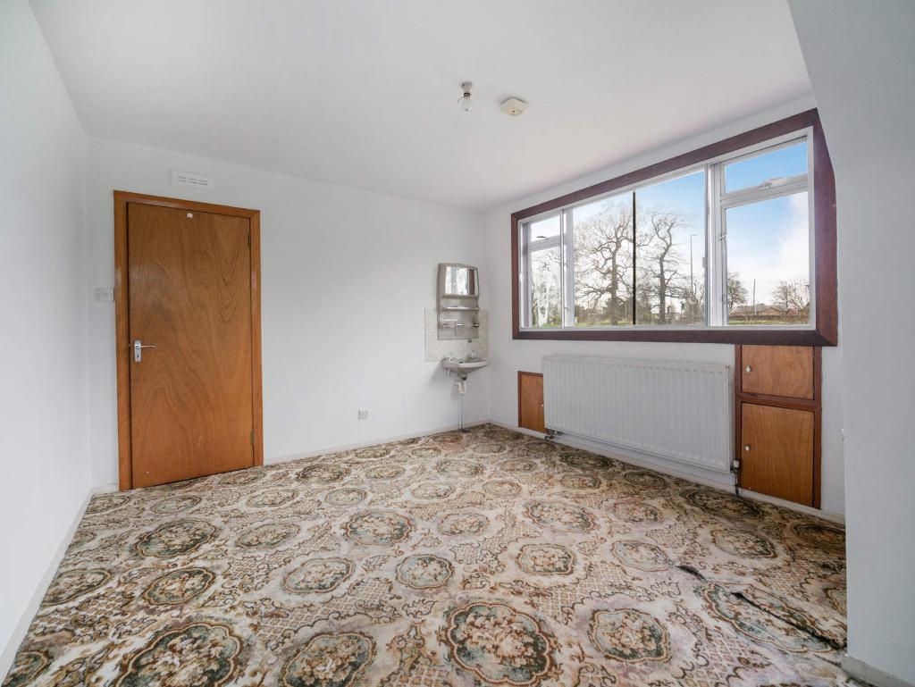 5 Bedroom Bungalow For Sale in Cairnhill Road, Bearsden, G61 1AT