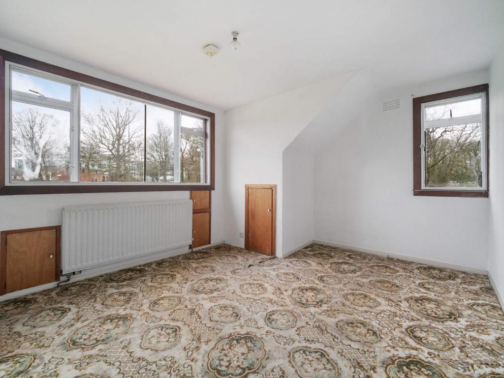5 Bedroom Bungalow For Sale in Cairnhill Road, Bearsden, G61 1AT