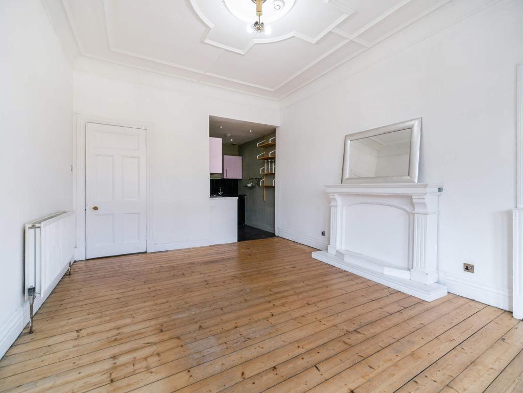 2 Bedroom Flat For Sale in Kennyhill Square, Dennistoun, G31 3LL