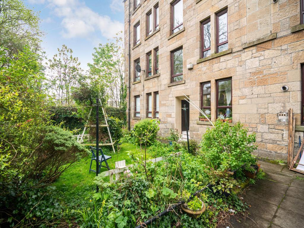 2 Bedroom Flat For Sale in Cardross Street, Dennistoun, G31 2DG