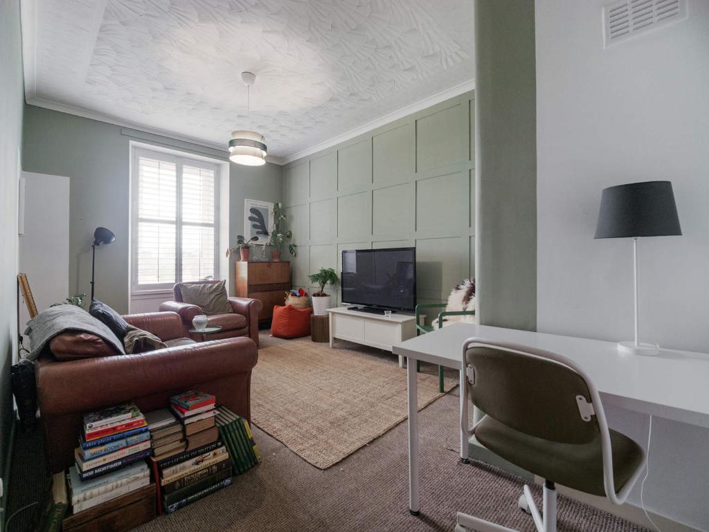 2 Bedroom Flat For Sale in Cardross Street, Dennistoun, G31 2DG