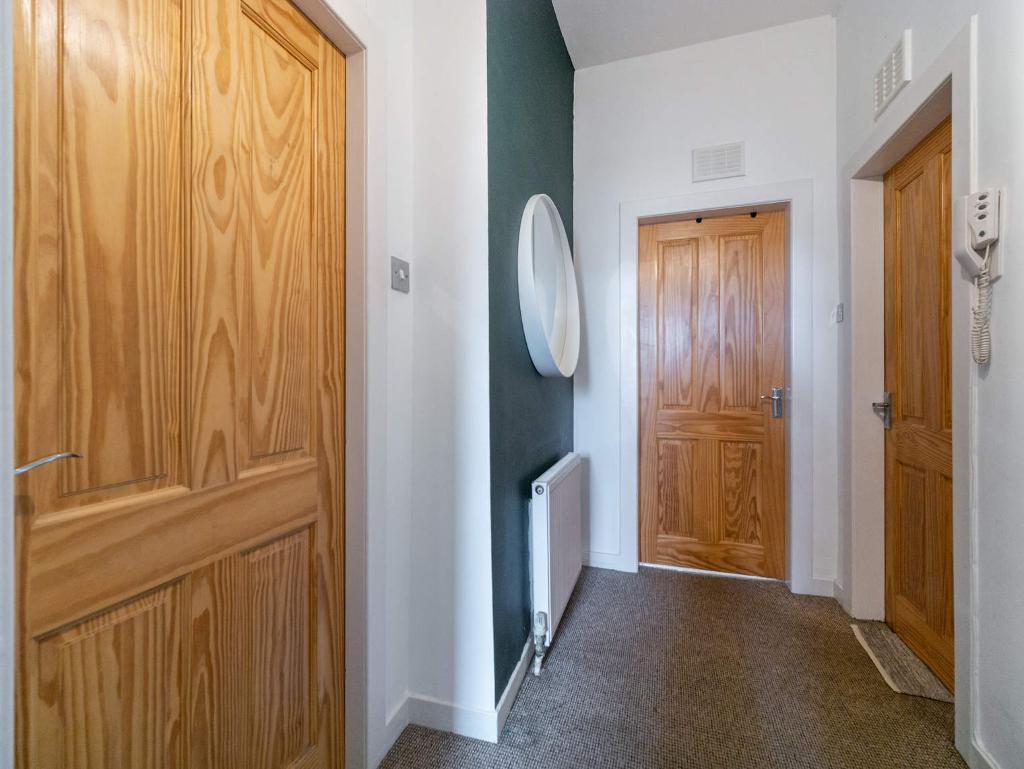 2 Bedroom Flat For Sale in Cardross Street, Dennistoun, G31 2DG