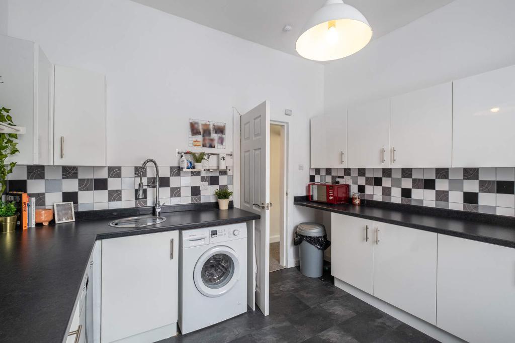 1 Bedroom Flat For Sale in Walter Street, Dennistoun, G31 3PU