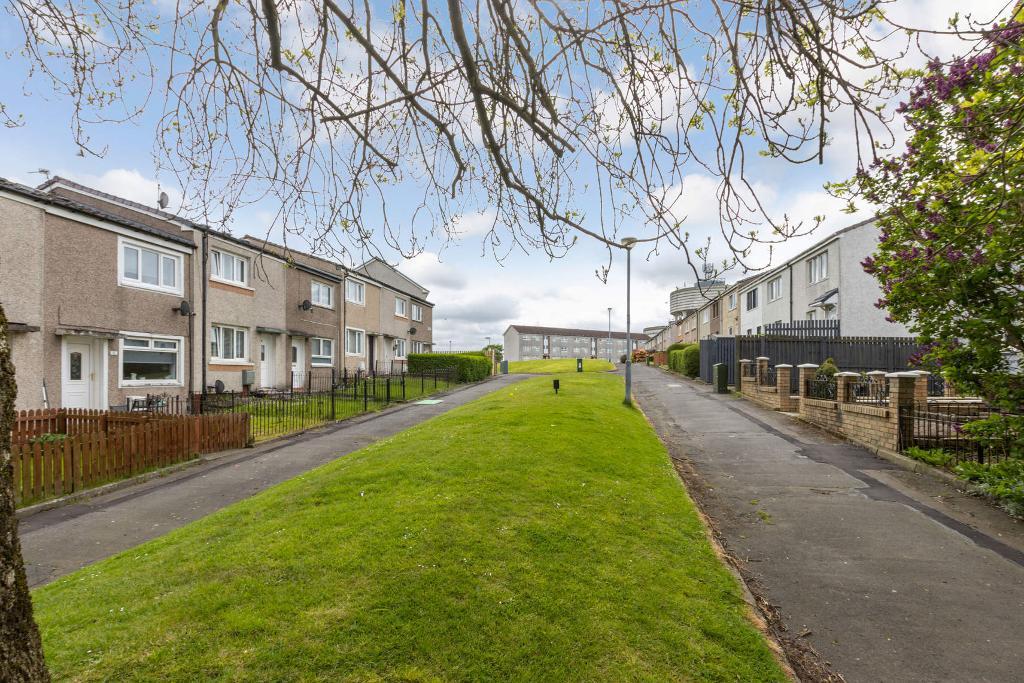 2 Bedroom Mid Terraced For Sale in Cambus Place, Glasgow, G33 5QH