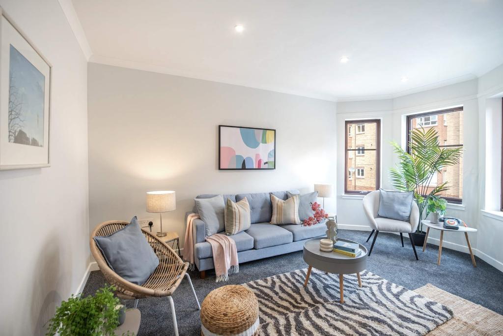 2 Bedroom Flat For Sale in Golfhill Drive, Dennistoun, G31 2NY