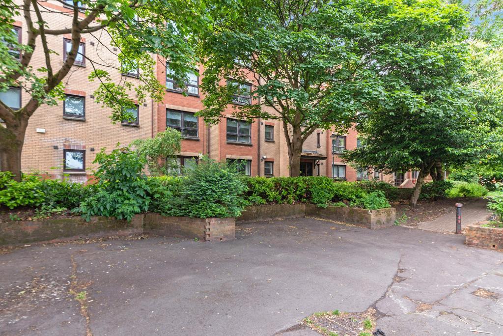 1 Bedroom Flat For Sale in London Road, Bridgeton, G40 1DZ