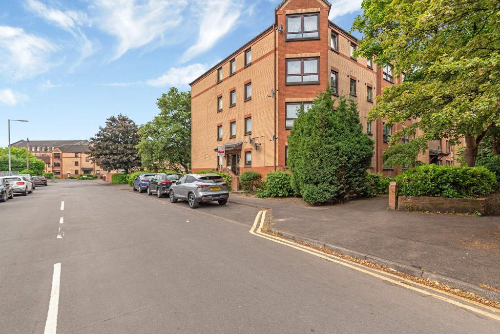 1 Bedroom Flat For Sale in London Road, Bridgeton, G40 1DZ