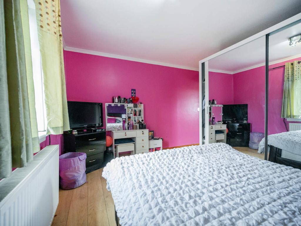 3 Bedroom Mid Terraced For Sale in Deveron Street, Coatbridge, ML5 2JB