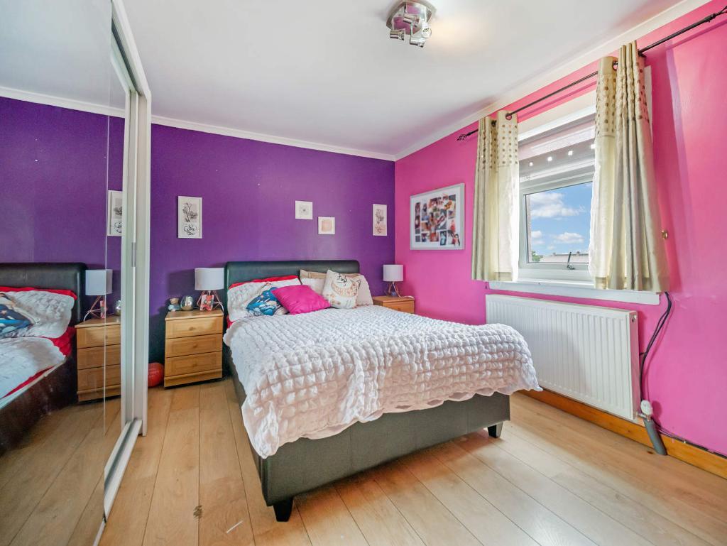 3 Bedroom Mid Terraced For Sale in Deveron Street, Coatbridge, ML5 2JB