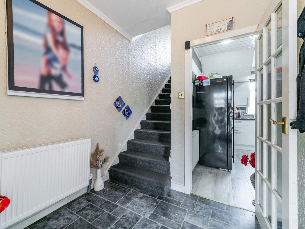 3 Bedroom Mid Terraced For Sale in Deveron Street, Coatbridge, ML5 2JB