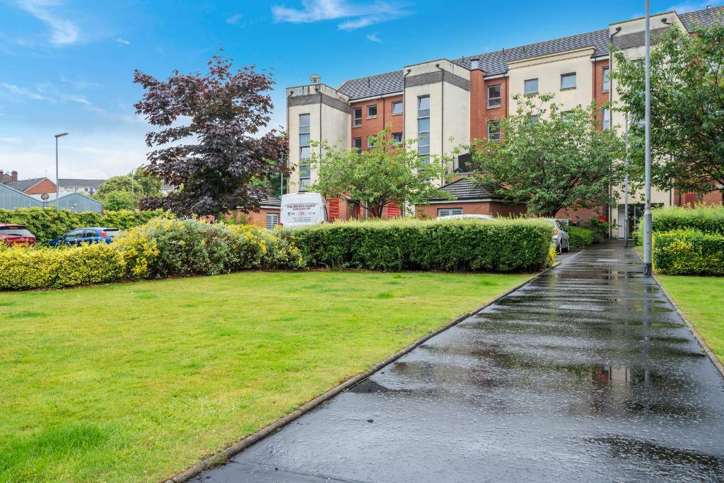 2 Bedroom Flat For Sale in Alexandra Gate, Dennistoun, G31 3AY