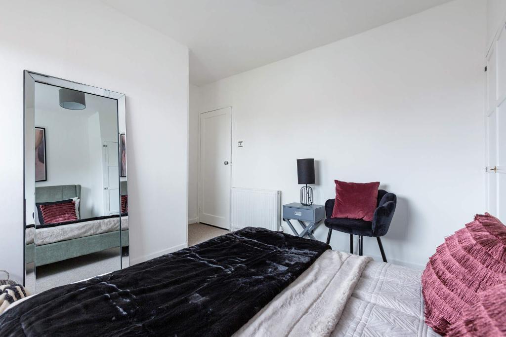 3 Bedroom SemiDetached For Sale in Mingulay Street, Milton, Glasgow