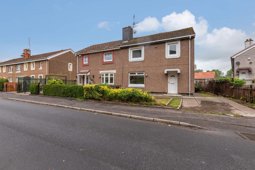 3 Bedroom SemiDetached For Sale in Mingulay Street, Milton, Glasgow