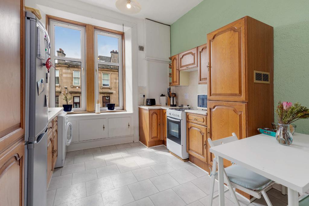 2 Bedroom Flat For Sale in Duke Street, Dennistoun, G31 1RY