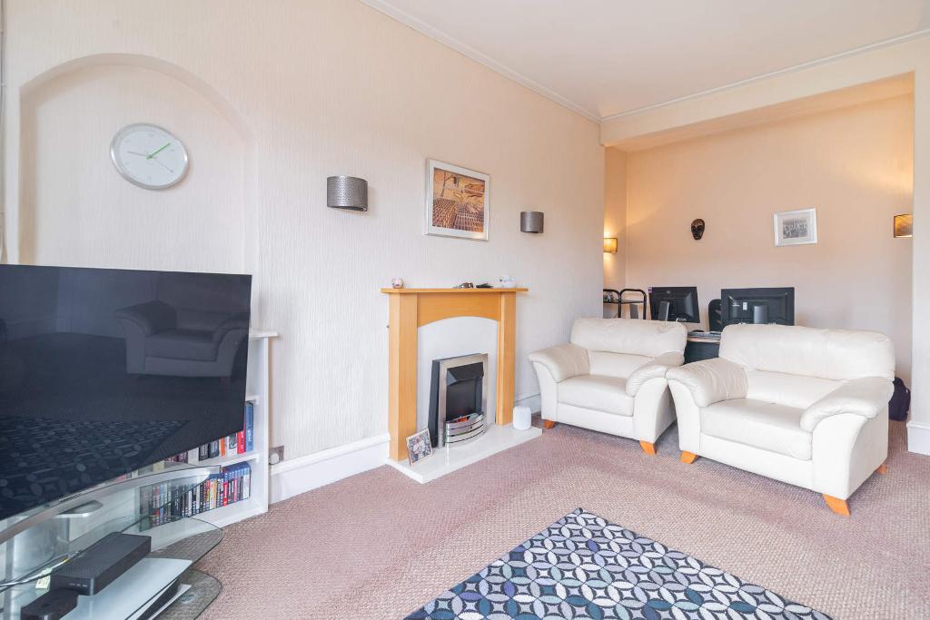 2 Bedroom Flat For Sale in Alexandra Parade, Dennistoun, G31 3EW