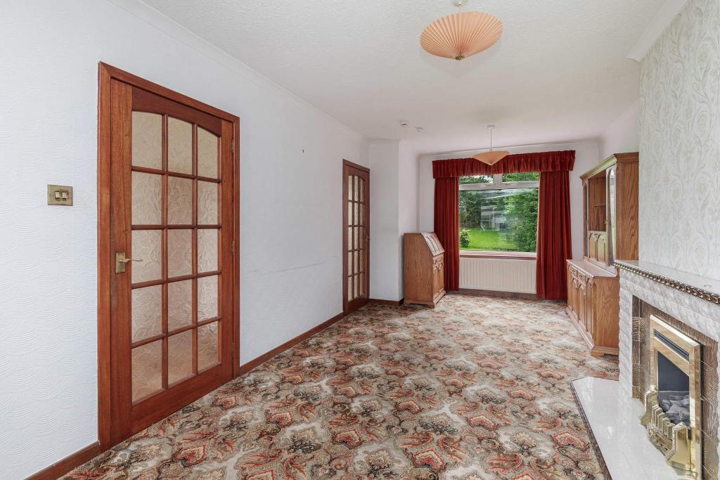 2 Bedroom SemiDetached For Sale in Park Crescent, G64 2NS