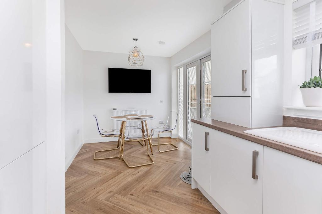 3 Bedroom SemiDetached For Sale in Griffith Lane, Cambuslang, G72 7RR