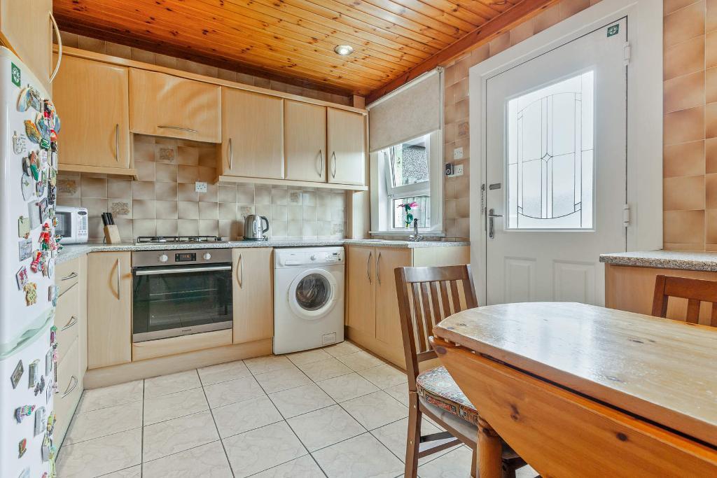 3 Bedroom SemiDetached For Sale in Woodburn Avenue, Airdrie, ML6 9ED