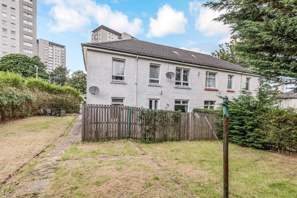 3 Bedroom Lower Cottage Flat For Sale in Harefield Drive, Glasgow, G14 9AJ