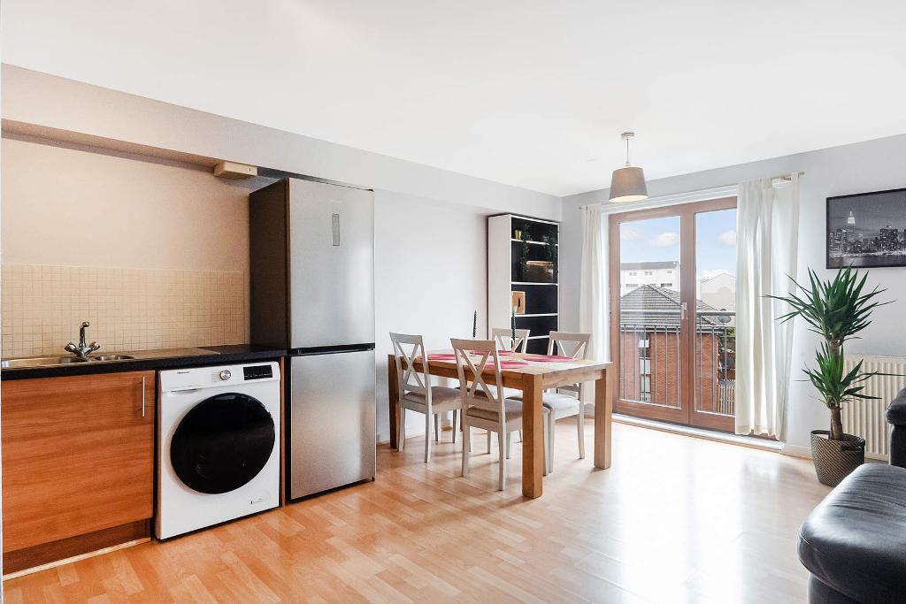 2 Bedroom Flat For Sale in Dalmarnock Drive, Bridgeton, G40 4LQ