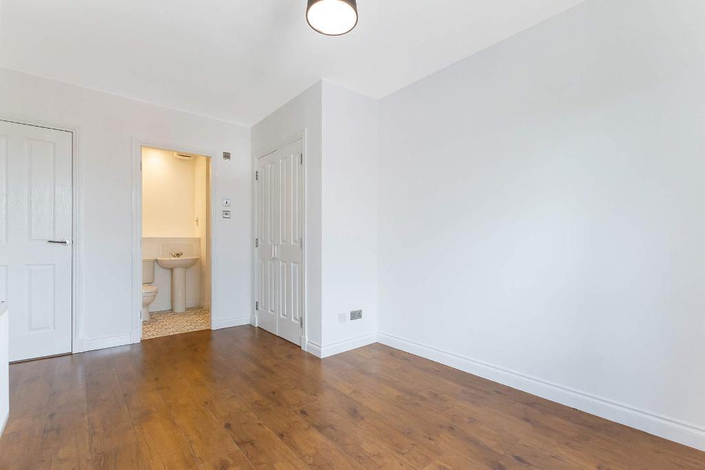 2 Bedroom Flat For Sale in Belvidere Gate, Parkhead, G31 4QJ