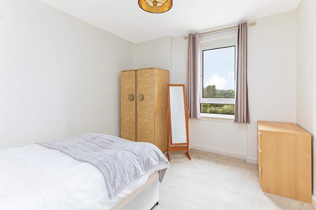 2 Bedroom Flat For Sale in Edinburgh Road, Glasgow, G33 2EU