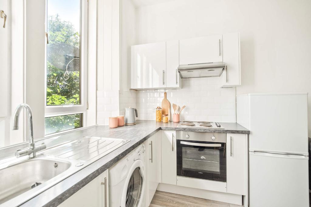 1 Bedroom Flat For Sale in Wellshot Road, Tollcross, G32 7AU