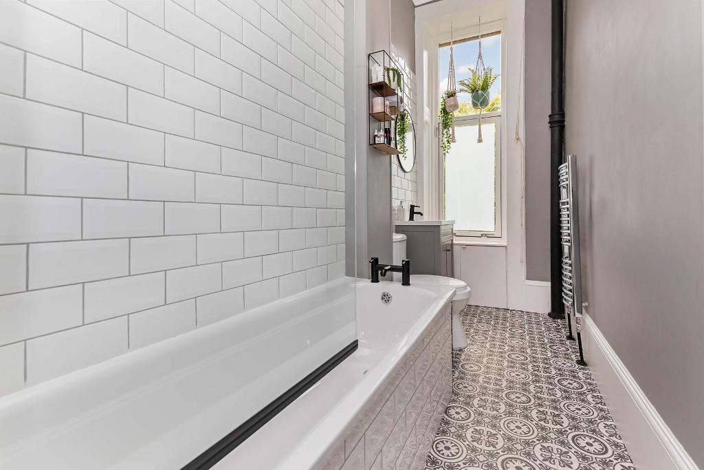 1 Bedroom Flat For Sale in Armadale Street, Dennistoun, Glasgow, G31 2RG