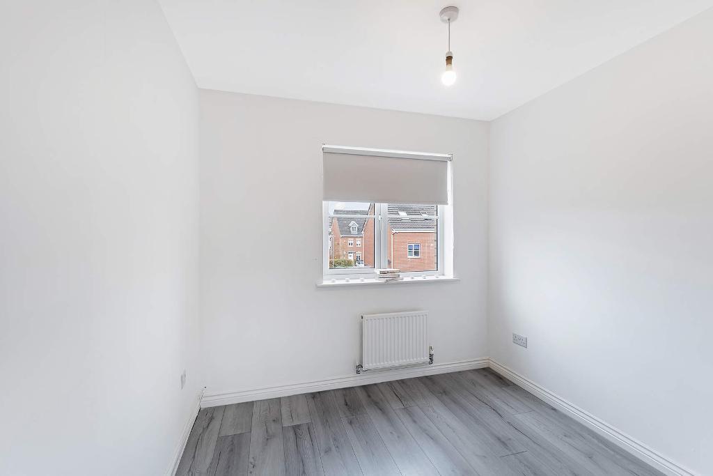 4 Bedroom Town House For Sale in Brodie Drive, Swinton, G69 6FD