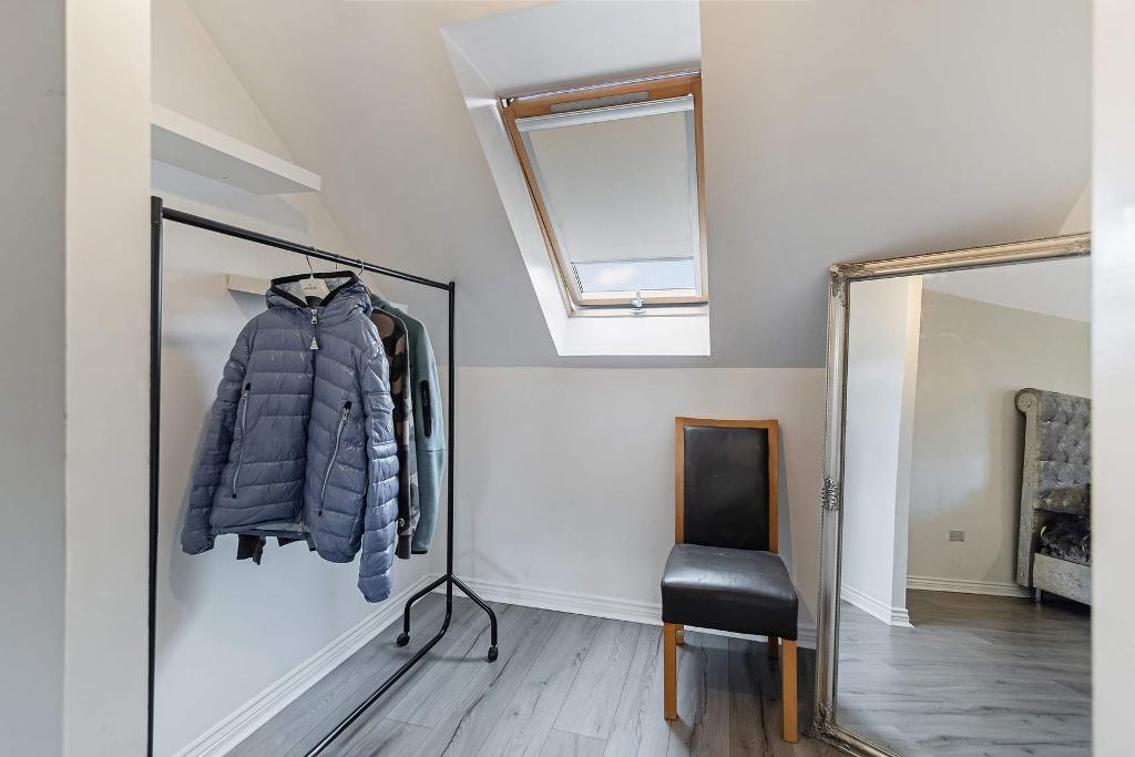 4 Bedroom Town House For Sale in Brodie Drive, Swinton, G69 6FD