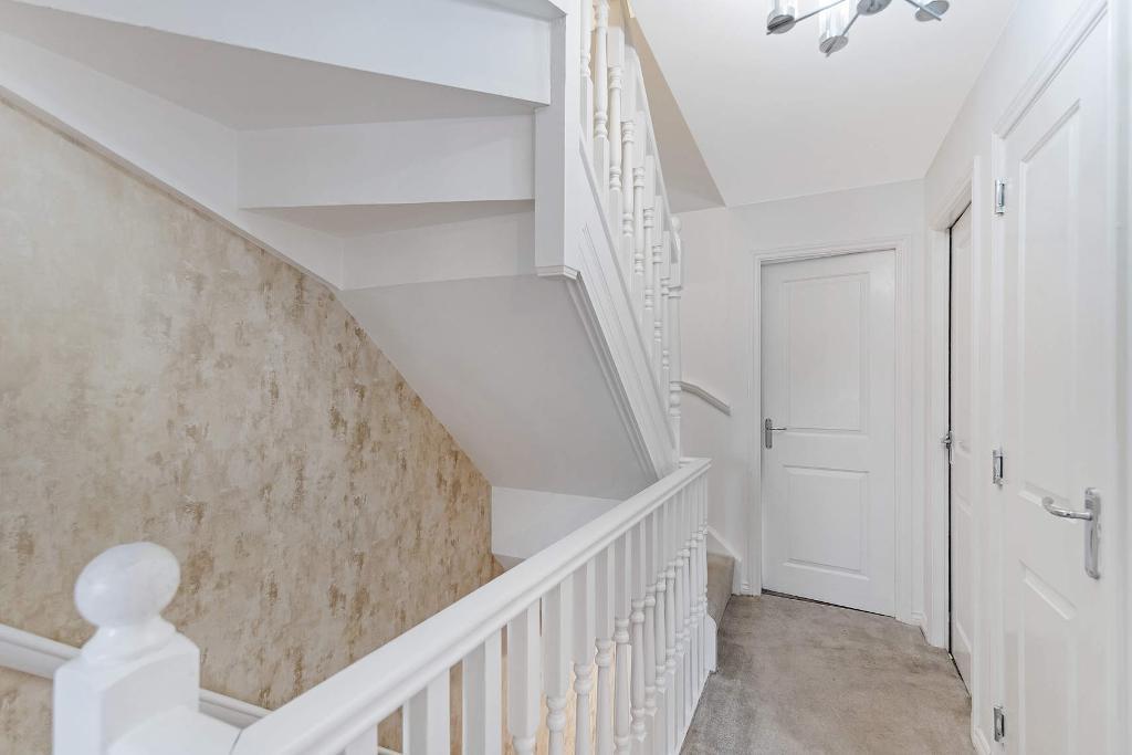 4 Bedroom Town House For Sale in Brodie Drive, Swinton, G69 6FD