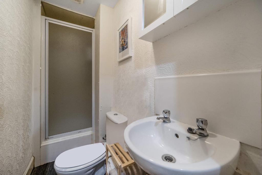 1 Bedroom Flat For Sale in Cumbernauld Road, Dennistoun, G31 2UG