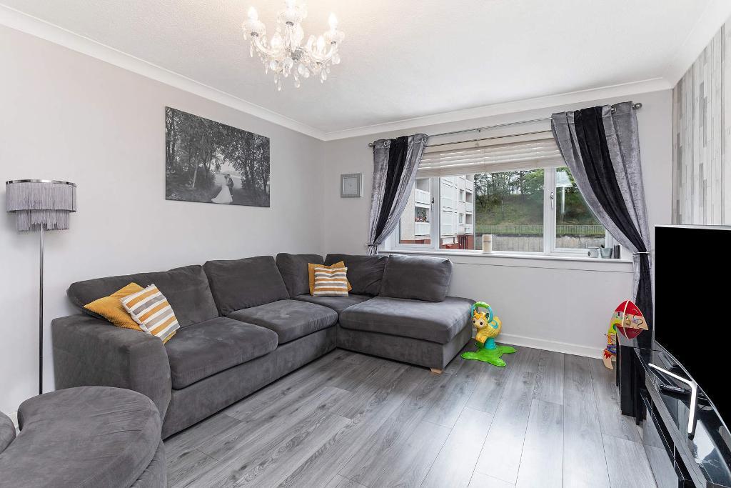 3 Bedroom Town House For Sale in Hillpark Drive, Glasgow, G43 2SE