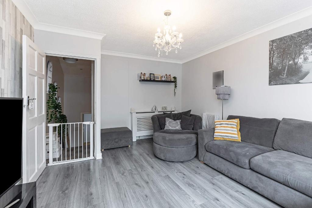 3 Bedroom Town House For Sale in Hillpark Drive, Glasgow, G43 2SE