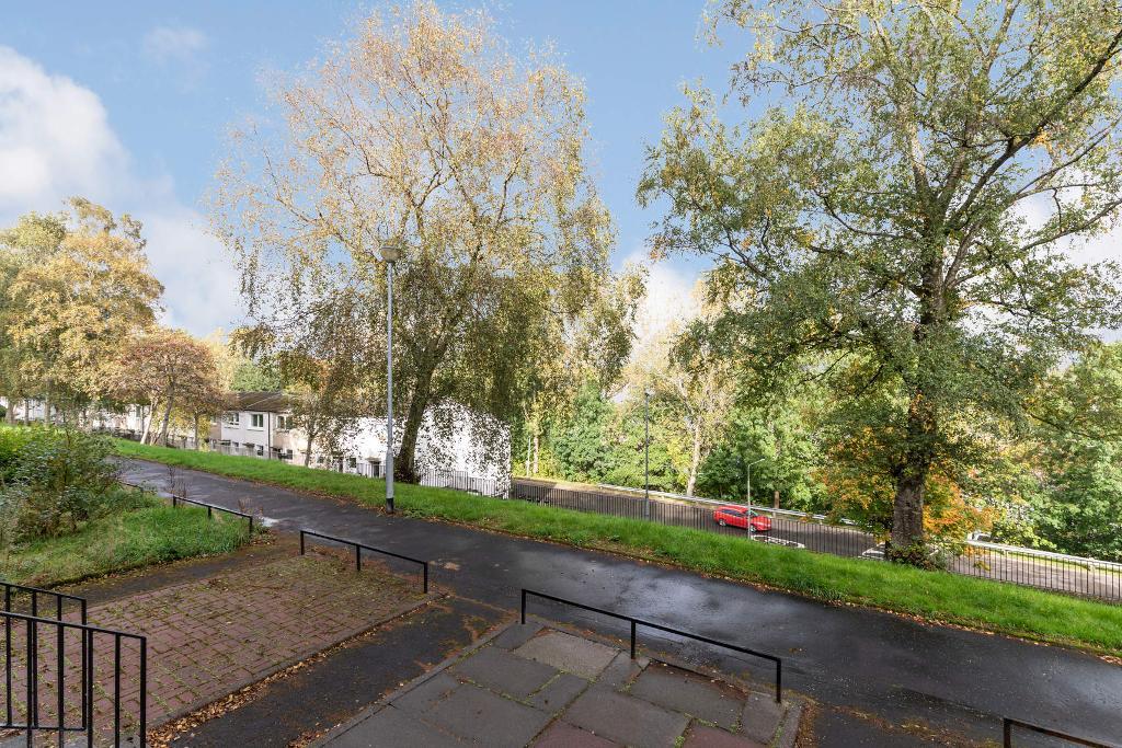 3 Bedroom Town House For Sale in Hillpark Drive, Glasgow, G43 2SE