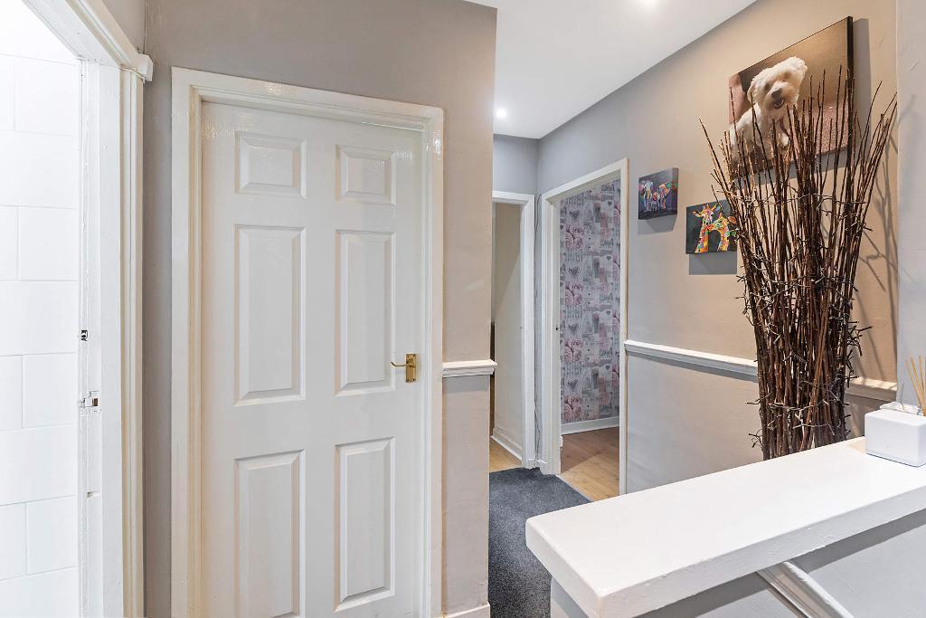 3 Bedroom Mid Terraced For Sale in Larchgrove Avenue, Springboig, G32 0JT