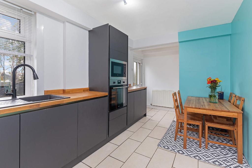 3 Bedroom Mid Terraced For Sale in Larchgrove Avenue, Springboig, G32 0JT