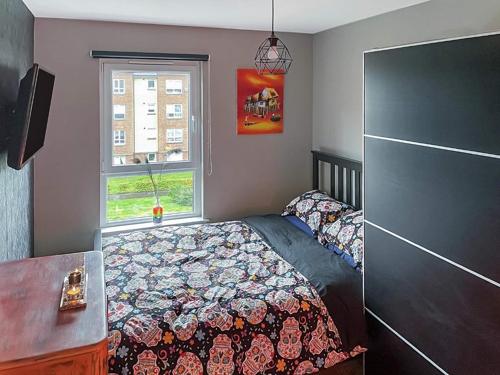 2 Bedroom Flat For Sale in Springfield Gardens, Parkhead, Glasgow, G31 4HS