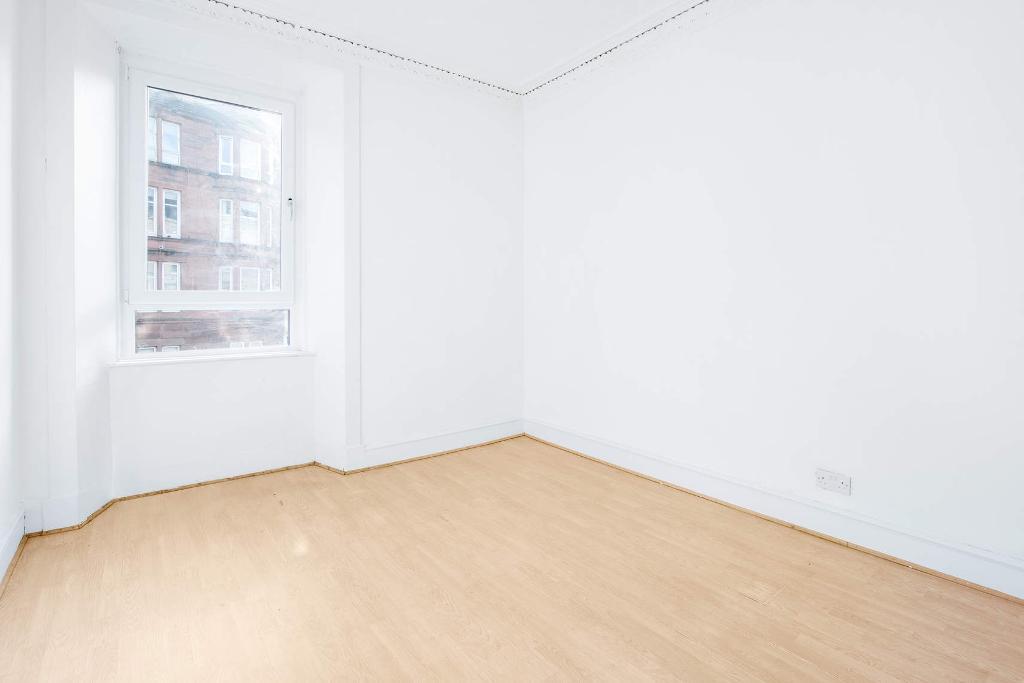 1 Bedroom Flat For Sale in Cumbernauld Road, Dennistoun, G31 2UG