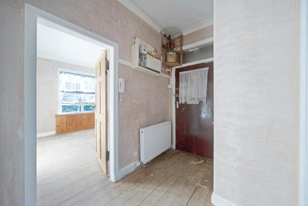 2 Bedroom Ground Floor Flat For Sale in Cumbernauld Road, Riddrie, G33 2EG